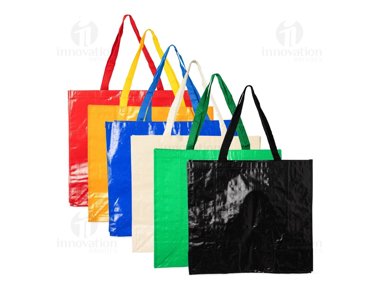 Porta copos em formato circular, feitos de material resistente e em seis cores diferentes: preto, branco, azul, verde, vermelho e amarelo. Porta copos em formato circular, feitos de material resistente e em seis cores diferentes: preto, branco, azul, verde, vermelho e amarelo.