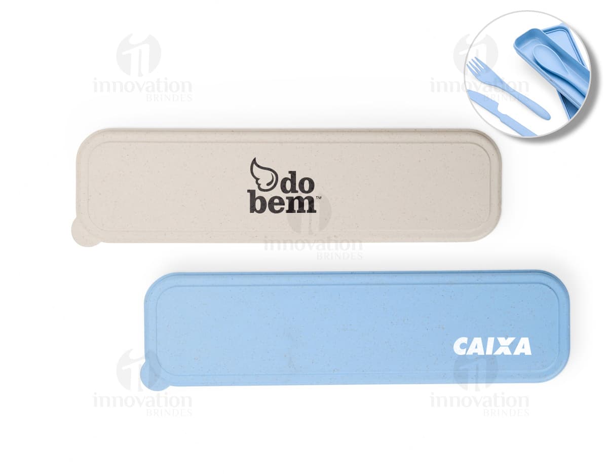 Kit com 6 porta copos em cores diferentes, sendo dois vermelhos, dois azuis e dois amarelos. Cada porta copos possui formato redondo e é feito de material resistente. Kit com 6 porta copos em cores diferentes, sendo dois vermelhos, dois azuis e dois amarelos. Cada porta copos possui formato redondo e é feito de material resistente.