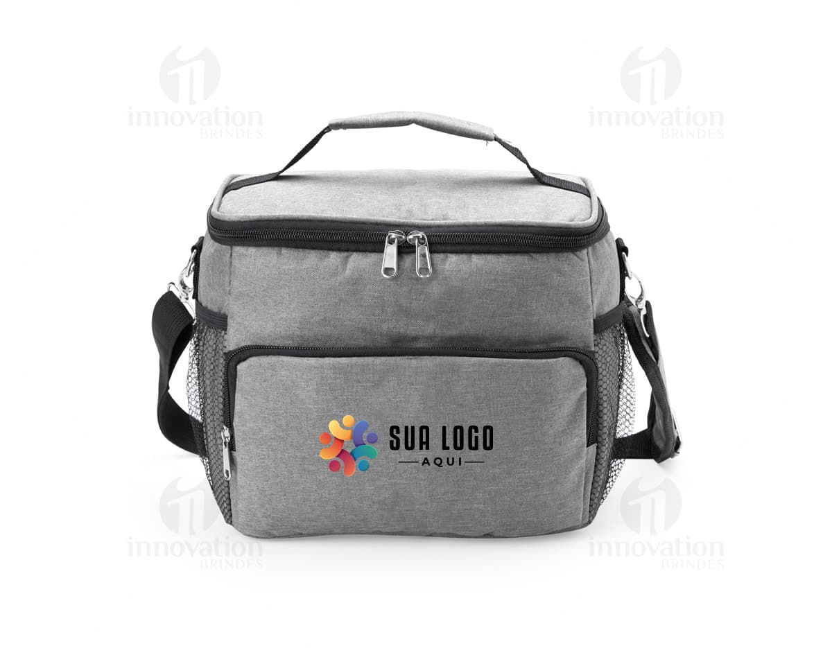 Kit com 6 porta copos em formato redondo e com estampas coloridas de estilo retrô. Kit com 6 porta copos em formato redondo e com estampas coloridas de estilo retrô.