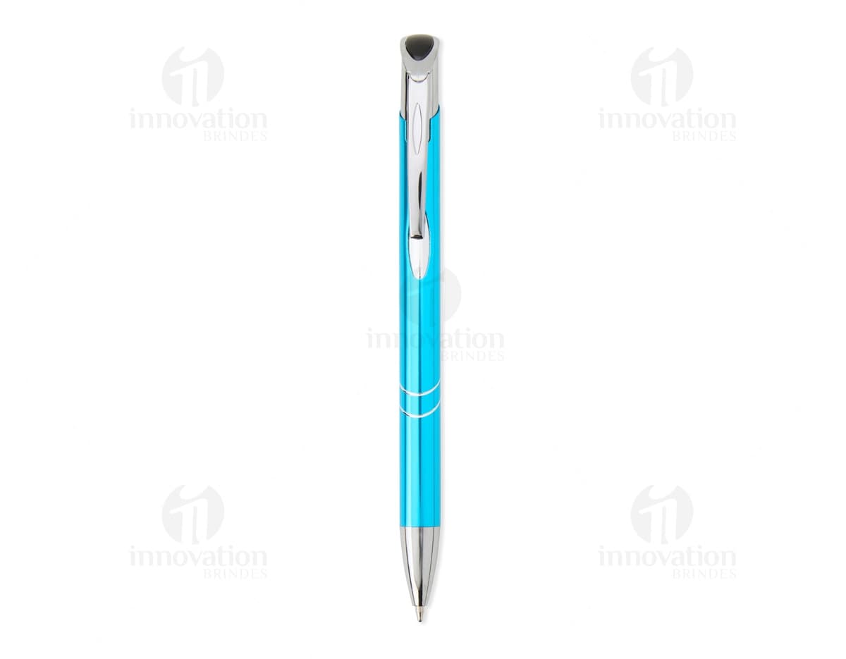 Caneta Metal Esferográfica em tons de prata e preto sobre fundo branco. Caneta Metal Esferográfica em tons de prata e preto sobre fundo branco.
