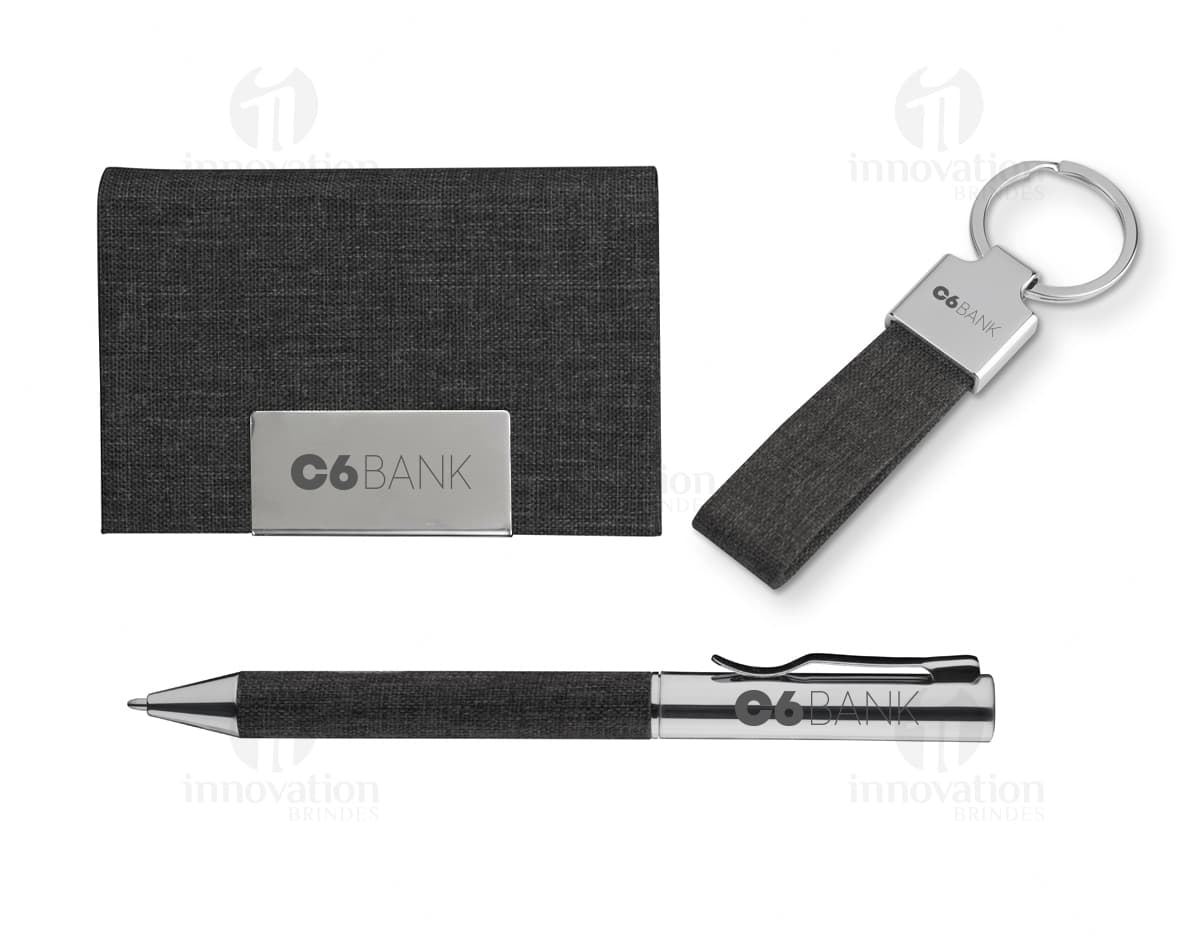 Kit com 6 porta copos em formato redondo, feitos de madeira com estampas coloridas de inspiração boho. Kit com 6 porta copos em formato redondo, feitos de madeira com estampas coloridas de inspiração boho.