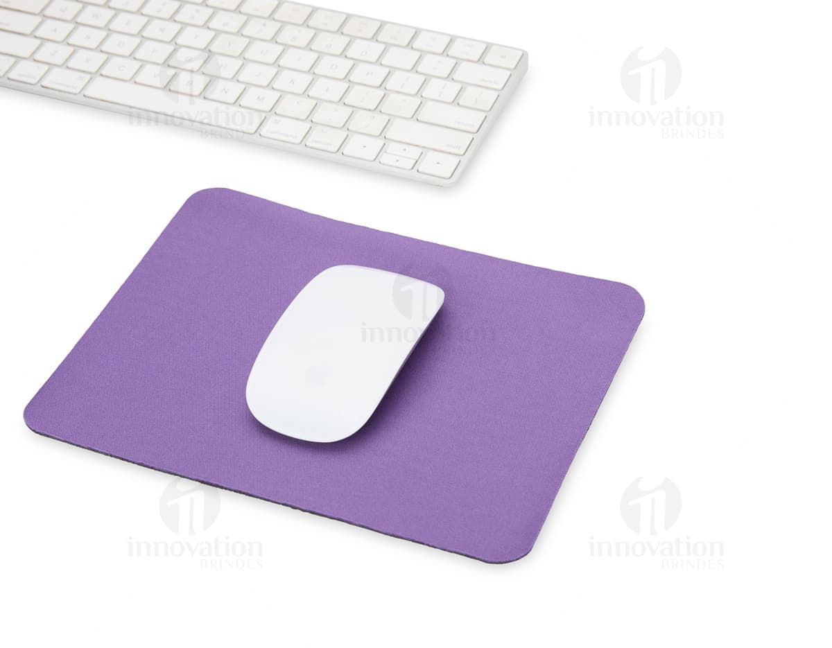 Kit com 6 porta copos em formato redondo, feitos de material resistente e com design moderno em cores variadas. Kit com 6 porta copos em formato redondo, feitos de material resistente e com design moderno em cores variadas.