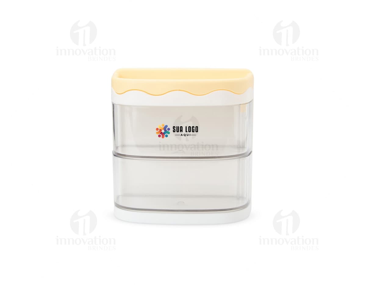 Kit com 6 porta copos em formato redondo, feitos de material resistente e com estampas coloridas de flores e folhas. Kit com 6 porta copos em formato redondo, feitos de material resistente e com estampas coloridas de flores e folhas.