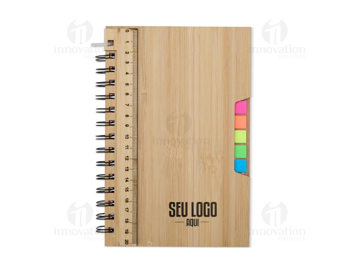 Kit com 6 porta copos em formato redondo, feitos de material resistente e com estampas coloridas de animais selvagens. Os porta copos possuem apoios antiderrapantes na parte de baixo para evitar escorregões. Kit com 6 porta copos em formato redondo, feitos de material resistente e com estampas coloridas de animais selvagens. Os porta copos possuem apoios antiderrapantes na parte de baixo para evitar escorregões.