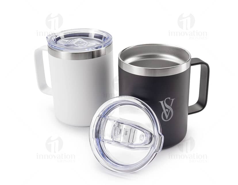 Seis porta copos empilhados em um kit de produto.