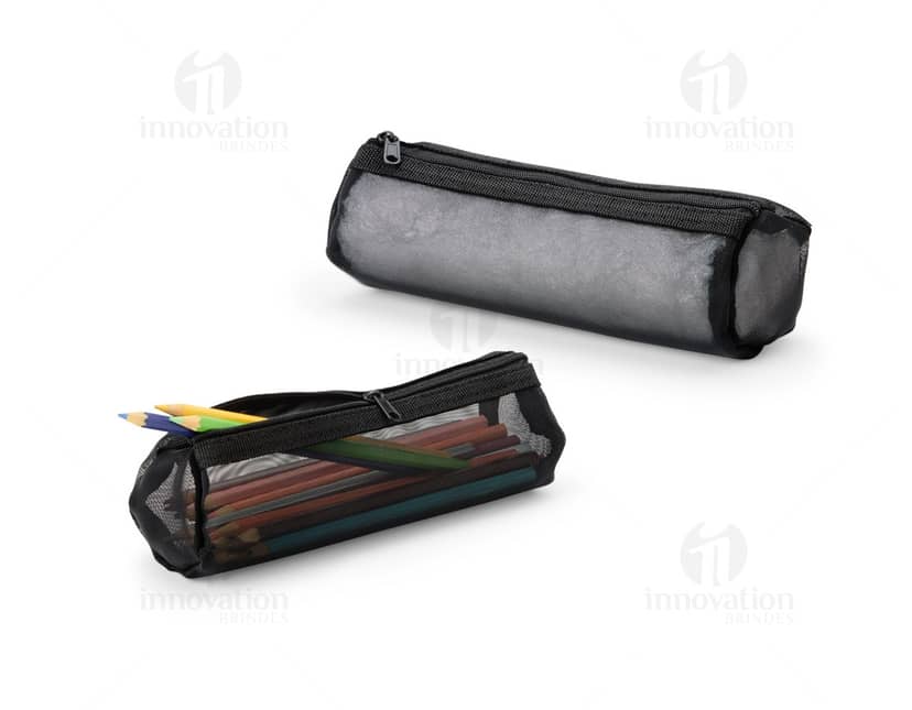 Estojo de Nylon preto com zíper e alça de mão, ideal para guardar e transportar itens diversos.