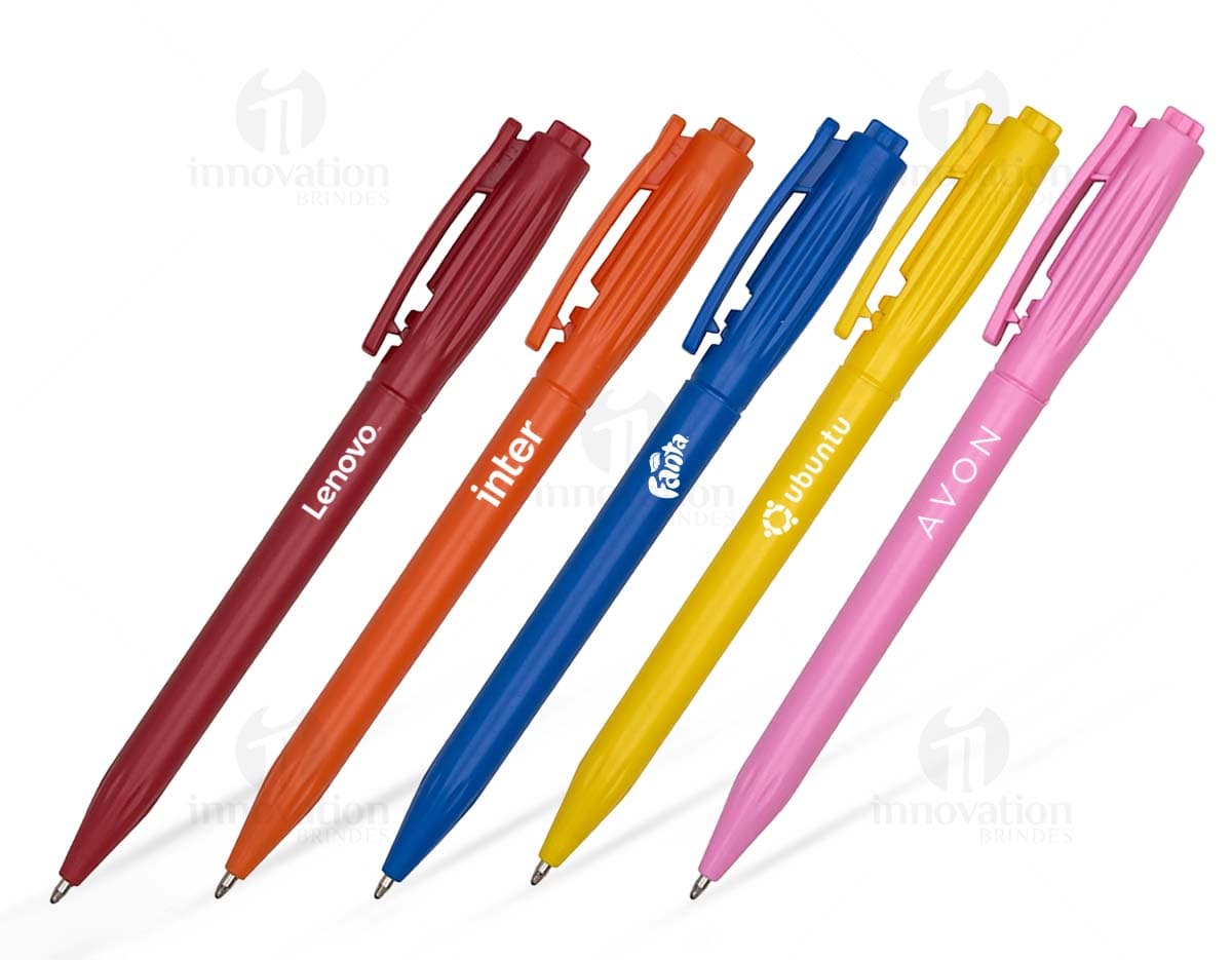 Kit com 6 porta copos em diferentes cores e designs, feitos em material resistente. Kit com 6 porta copos em diferentes cores e designs, feitos em material resistente.