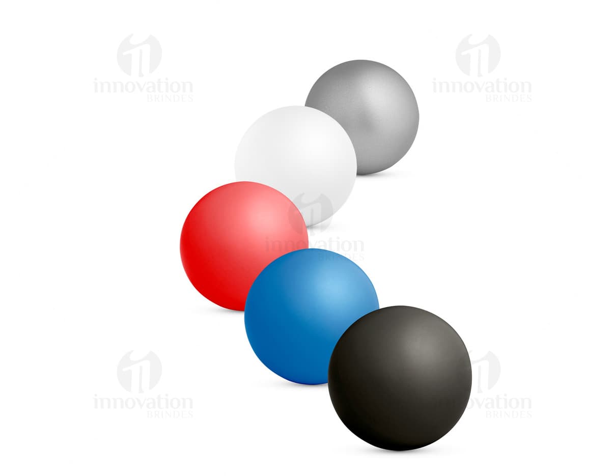 Garrafa squeeze de plástico com capacidade de 500 ml, na cor azul marinho com estampa de números e símbolos geométricos em branco. Garrafa squeeze de plástico com capacidade de 500 ml, na cor azul marinho com estampa de números e símbolos geométricos em branco.