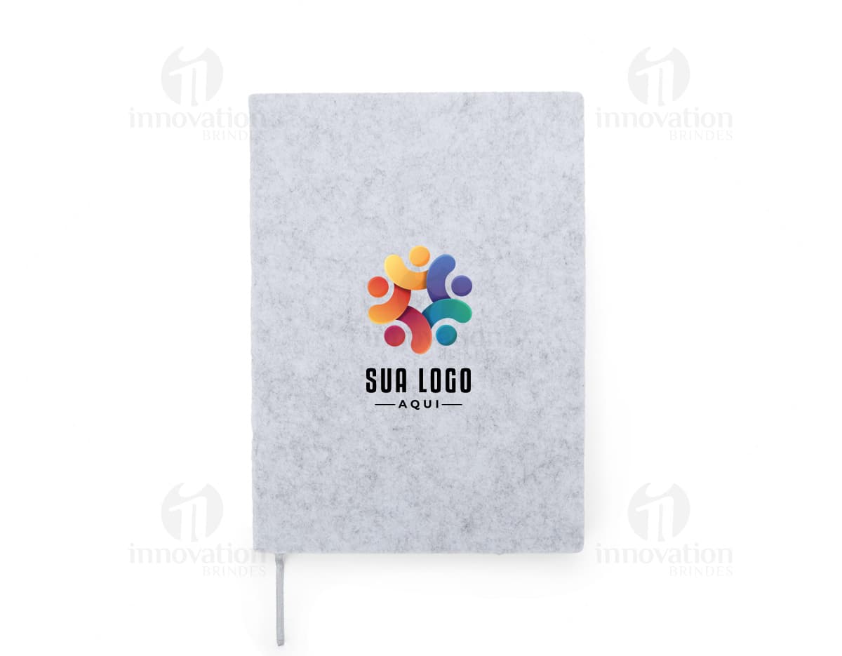Kit com 6 porta copos em formato de taças de vinho, em cores variadas. Kit com 6 porta copos em formato de taças de vinho, em cores variadas.