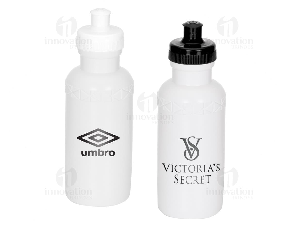 Squeeze Plástico 500ml em cor azul-transparente com tampa de rosca. Squeeze Plástico 500ml em cor azul-transparente com tampa de rosca.