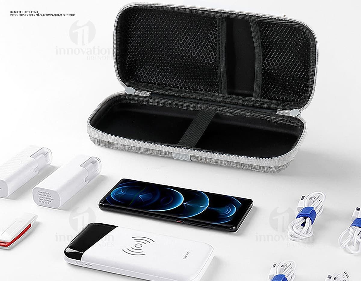 Kit com 6 porta copos em cores variadas, sendo cada um com um padrão diferente de desenho geométrico. Kit com 6 porta copos em cores variadas, sendo cada um com um padrão diferente de desenho geométrico.