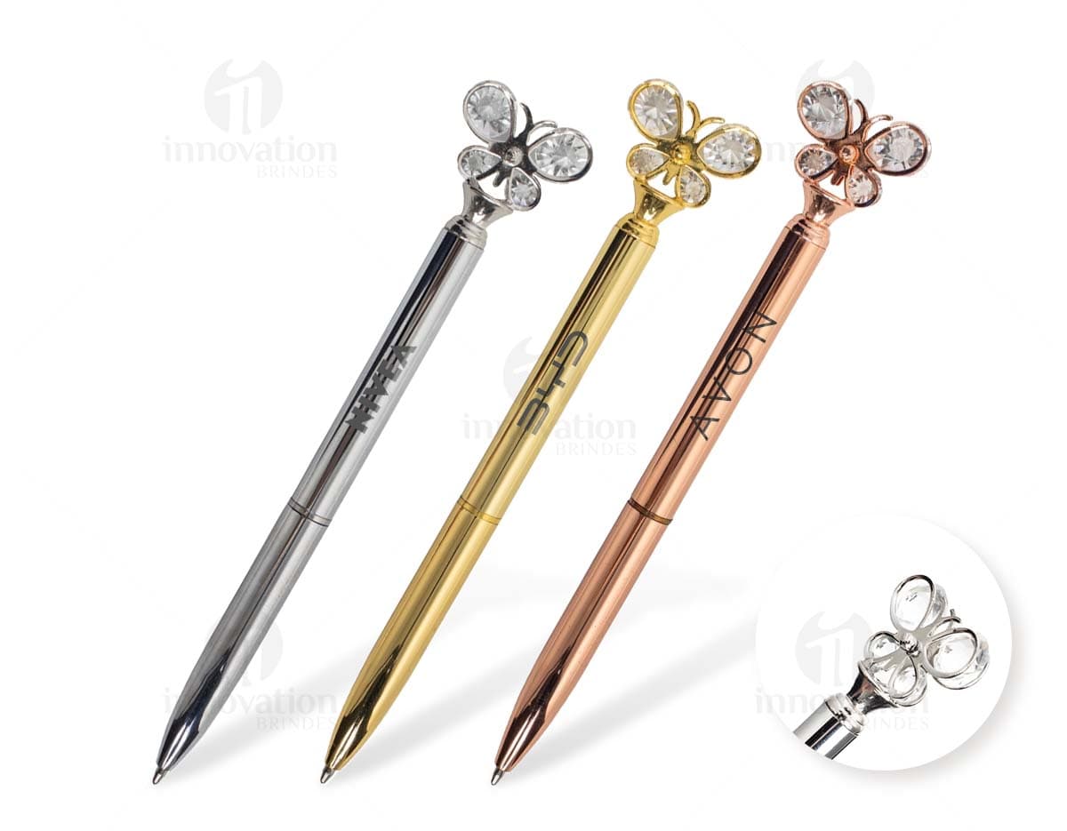 Produto: Kit com 6 porta copos. Imagem mostrando os seis porta copos em diferentes cores e estilos sobre uma mesa. Produto: Kit com 6 porta copos. Imagem mostrando os seis porta copos em diferentes cores e estilos sobre uma mesa.