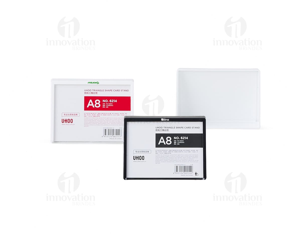 Kit com 6 porta copos em cores variadas sobre uma mesa. Kit com 6 porta copos em cores variadas sobre uma mesa.