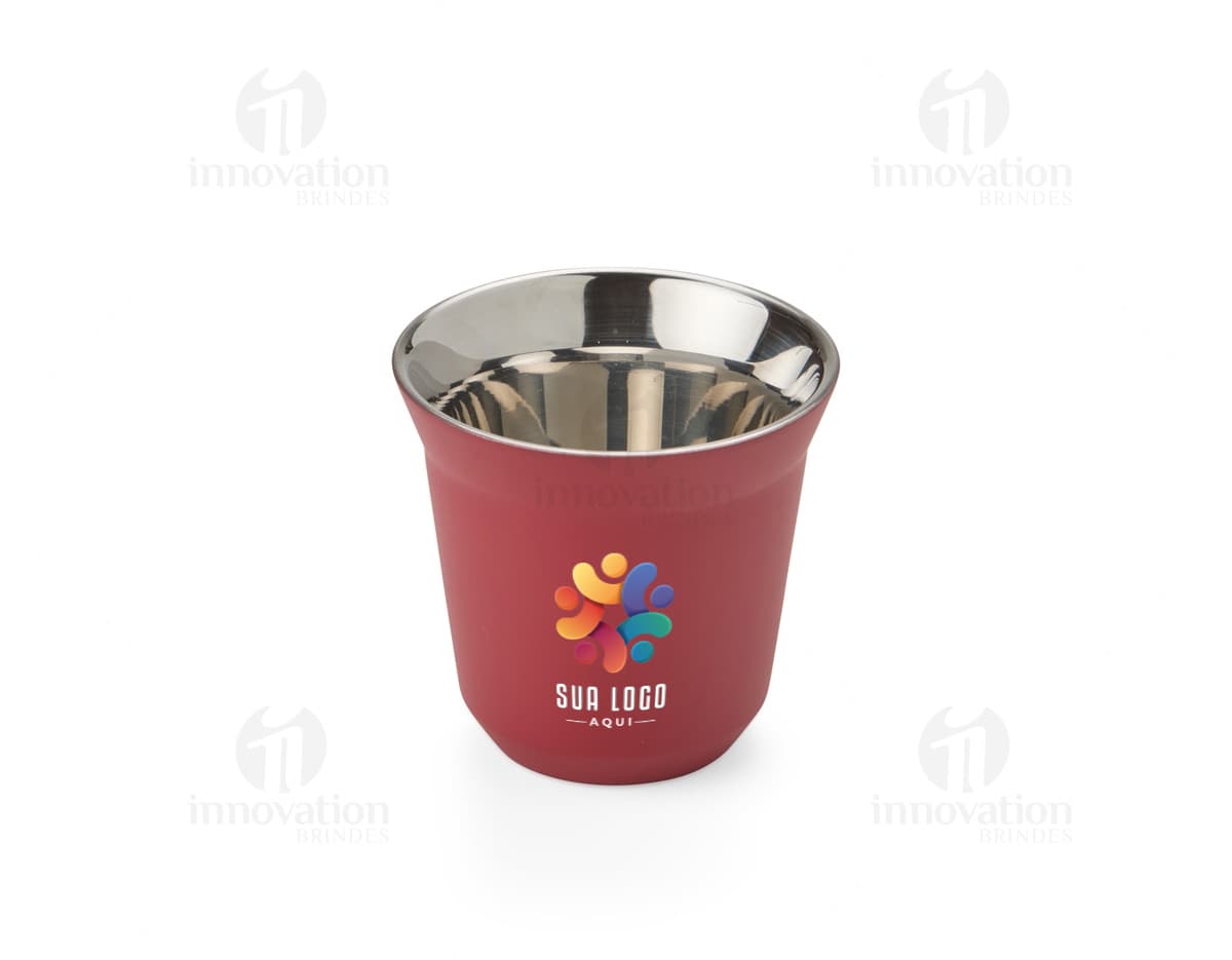 Kit com 6 porta copos em formato quadrado, feitos de material resistente e com estampas coloridas de frutas. Kit com 6 porta copos em formato quadrado, feitos de material resistente e com estampas coloridas de frutas.