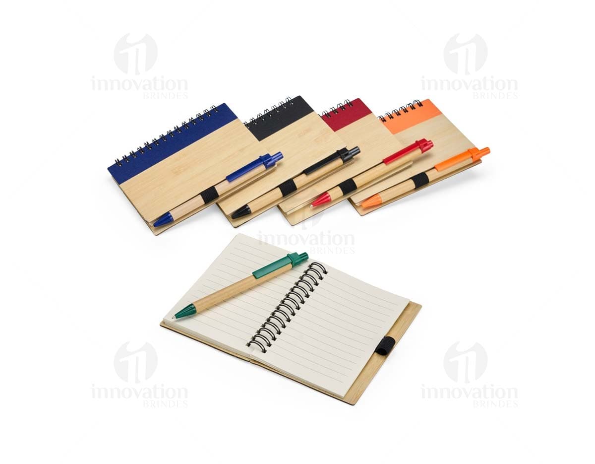 Kit com 6 porta copos em formato redondo, feitos de cortiça e com estampas coloridas de plantas e flores. Kit com 6 porta copos em formato redondo, feitos de cortiça e com estampas coloridas de plantas e flores.