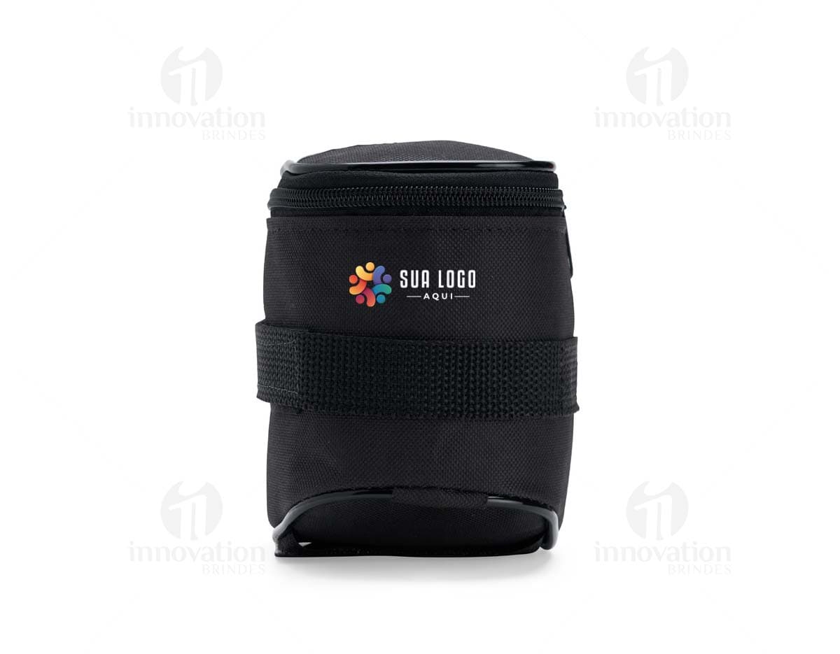 Kit com 6 porta copos em diversas cores e estampas, feitos de material resistente e antiderrapante. Kit com 6 porta copos em diversas cores e estampas, feitos de material resistente e antiderrapante.