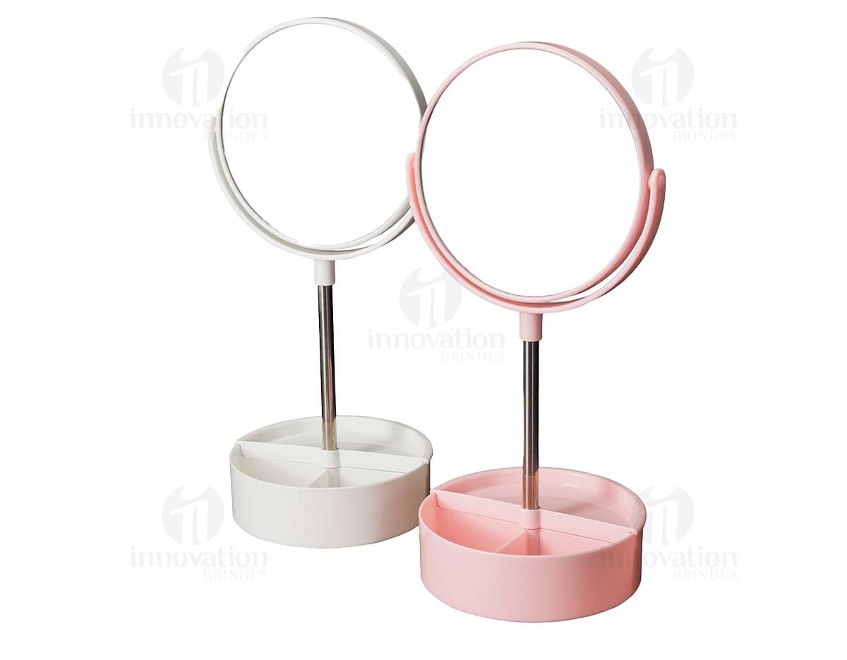 Kit com 6 porta copos em formato circular, em tons de azul e branco com estampas de arabescos. Kit com 6 porta copos em formato circular, em tons de azul e branco com estampas de arabescos.