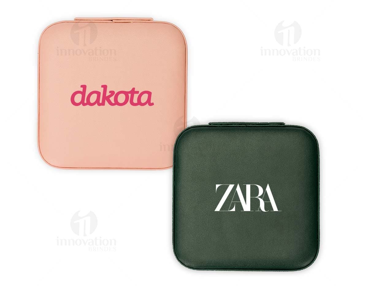 Kit com 6 porta copos de diferentes estampas e cores variadas. Kit com 6 porta copos de diferentes estampas e cores variadas.