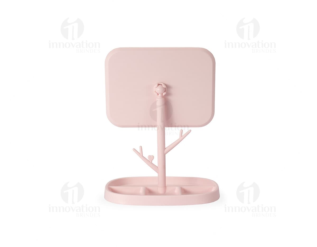 Kit com 6 porta copos em formato quadrado, feitos de madeira com estampa de folhas verdes e flores coloridas. Kit com 6 porta copos em formato quadrado, feitos de madeira com estampa de folhas verdes e flores coloridas.