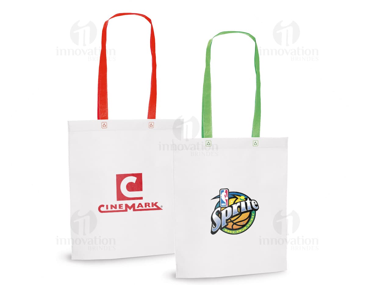 Kit com 6 porta copos de diferentes cores e desenhos em formato quadrado. Kit com 6 porta copos de diferentes cores e desenhos em formato quadrado.