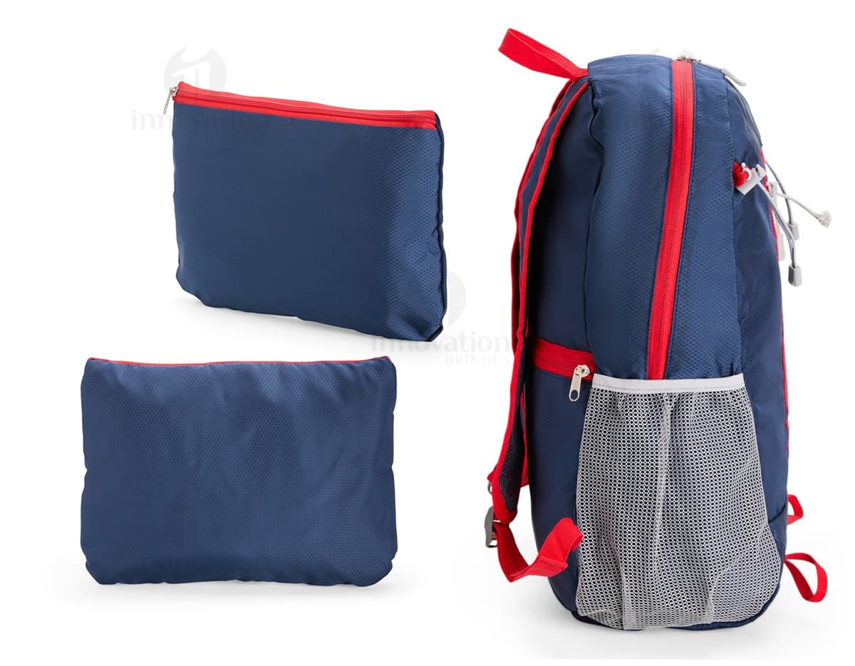 Kit com 6 porta copos em formato quadrado, feitos de cerâmica branca com estampas coloridas de folhagens tropicais. Cada porta copo possui uma base antiderrapante para evitar escorregões. Kit com 6 porta copos em formato quadrado, feitos de cerâmica branca com estampas coloridas de folhagens tropicais. Cada porta copo possui uma base antiderrapante para evitar escorregões.