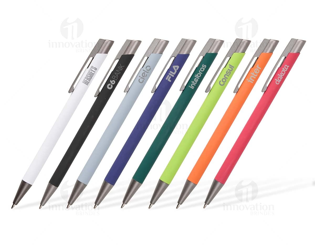 Kit com 6 porta copos de diferentes cores e estampas, em formato redondo. Kit com 6 porta copos de diferentes cores e estampas, em formato redondo.