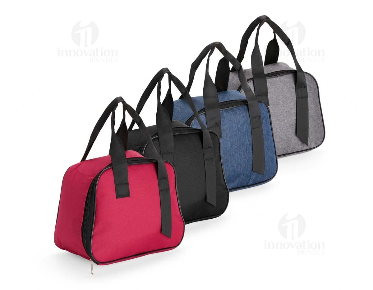 Kit com 6 porta copos em formato quadrado, feitos de vidro transparente com detalhes em azul e branco. Cada porta copo possui uma ilustração diferente de paisagens marítimas. Kit com 6 porta copos em formato quadrado, feitos de vidro transparente com detalhes em azul e branco. Cada porta copo possui uma ilustração diferente de paisagens marítimas.
