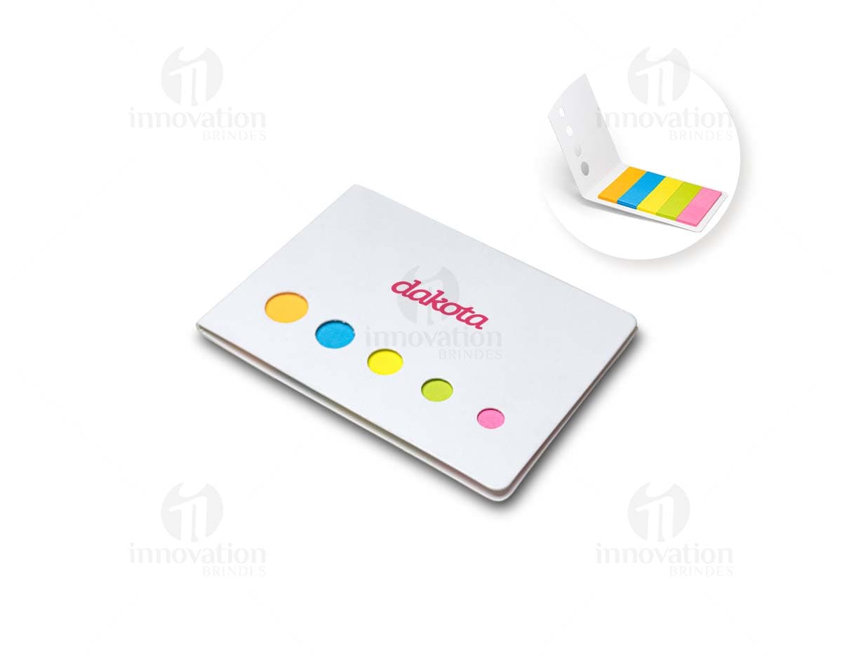 Kit com 6 porta copos em formato quadrado com estampa floral colorida em fundo branco. Kit com 6 porta copos em formato quadrado com estampa floral colorida em fundo branco.