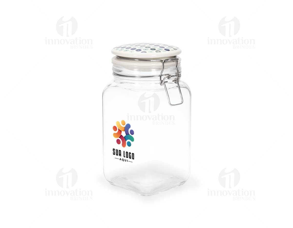 Kit com 6 porta copos em cores variadas e formatos geométricos. Kit com 6 porta copos em cores variadas e formatos geométricos.