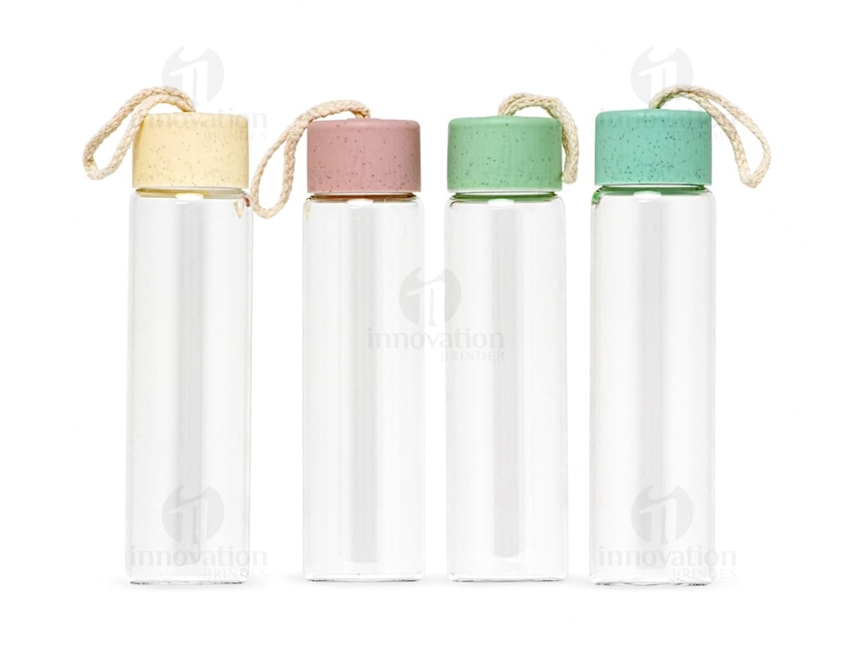 Kit com 6 porta copos em formato redondo, feitos em material resistente e com estampas coloridas de frutas tropicais. Ideal para proteger móveis de manchas e dar um toque decorativo à mesa. Kit com 6 porta copos em formato redondo, feitos em material resistente e com estampas coloridas de frutas tropicais. Ideal para proteger móveis de manchas e dar um toque decorativo à mesa.