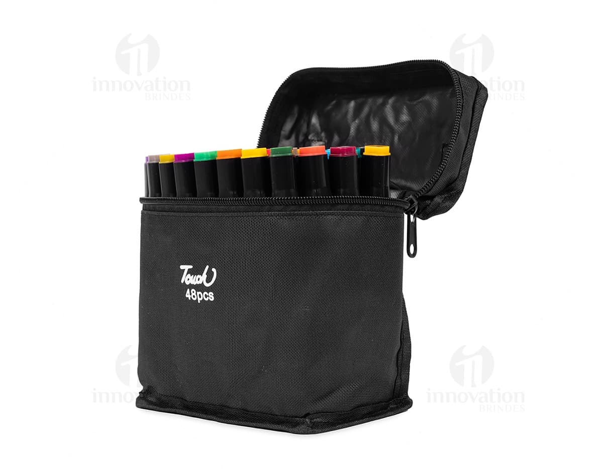 Kit com 6 porta copos em formato circular, feitos de madeira envernizada. Cada porta copo possui um desenho diferente de aves em cores vibrantes. Kit com 6 porta copos em formato circular, feitos de madeira envernizada. Cada porta copo possui um desenho diferente de aves em cores vibrantes.