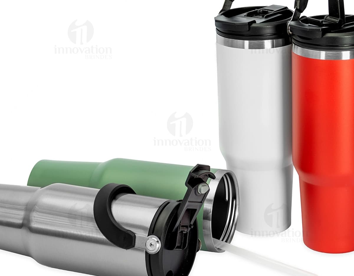 Kit com 6 porta copos de cores variadas, feitos de material resistente e com design moderno. Ideal para proteger superfícies de mesas e móveis. Kit com 6 porta copos de cores variadas, feitos de material resistente e com design moderno. Ideal para proteger superfícies de mesas e móveis.