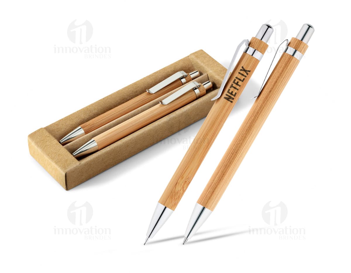 Kit com 6 porta copos em diferentes cores e estilos. Kit com 6 porta copos em diferentes cores e estilos.