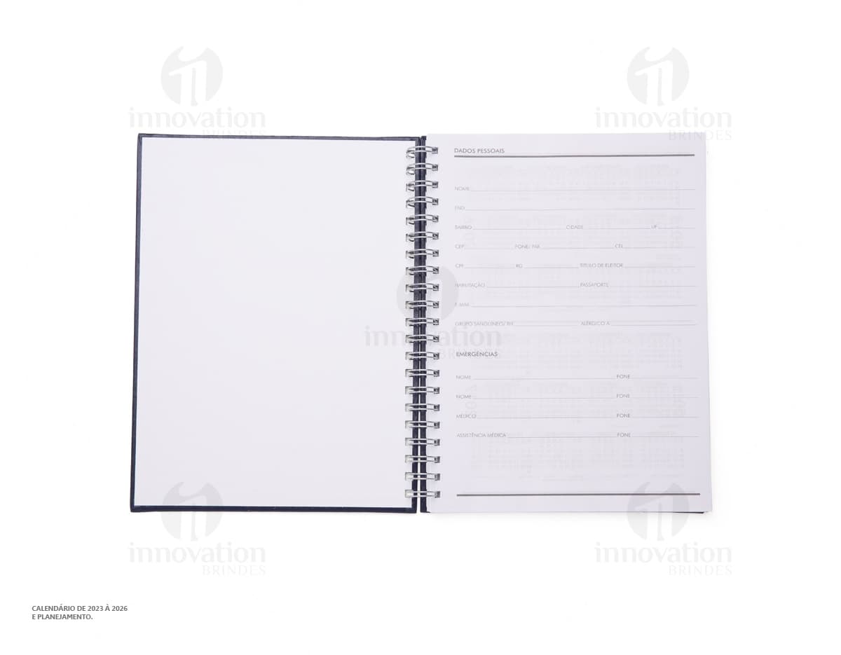 Kit com 6 porta copos em formato quadrado, feitos de material resistente e com estampas coloridas de flores e plantas. Kit com 6 porta copos em formato quadrado, feitos de material resistente e com estampas coloridas de flores e plantas.