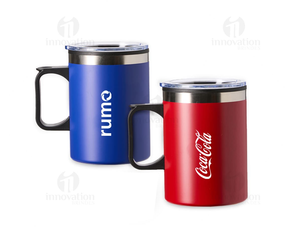 Kit com 6 porta copos de diferentes cores e estampas, feitos em material resistente para proteger superfícies de marcas de copos e copos quentes. Kit com 6 porta copos de diferentes cores e estampas, feitos em material resistente para proteger superfícies de marcas de copos e copos quentes.