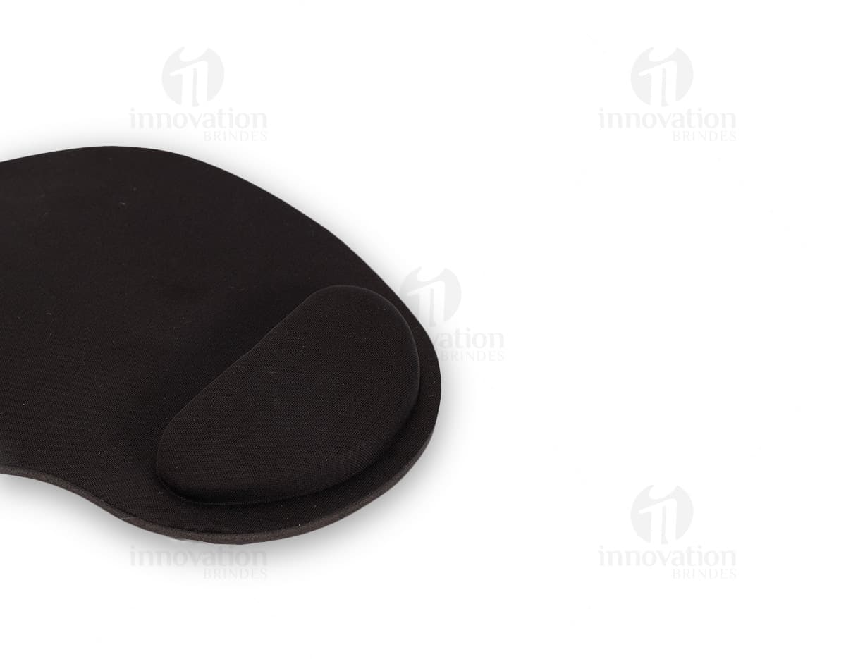 Kit com 6 porta copos em formato de carrinho de golfe em cores variadas. Kit com 6 porta copos em formato de carrinho de golfe em cores variadas.