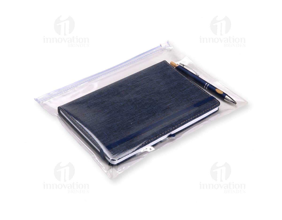 Kit com 6 porta copos em diferentes cores e estampas. Os porta copos são quadrados e possuem uma base antiderrapante. Kit com 6 porta copos em diferentes cores e estampas. Os porta copos são quadrados e possuem uma base antiderrapante.